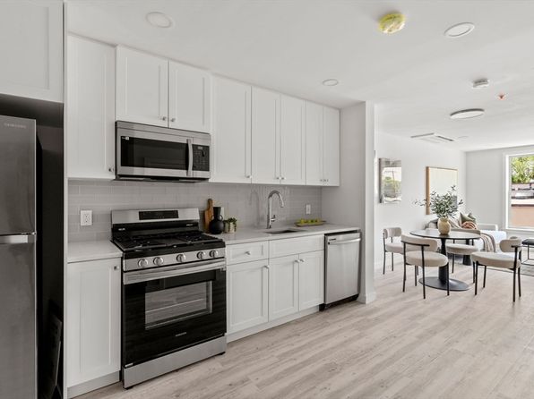 602 Canterbury St #5, Roslindale, MA 02131