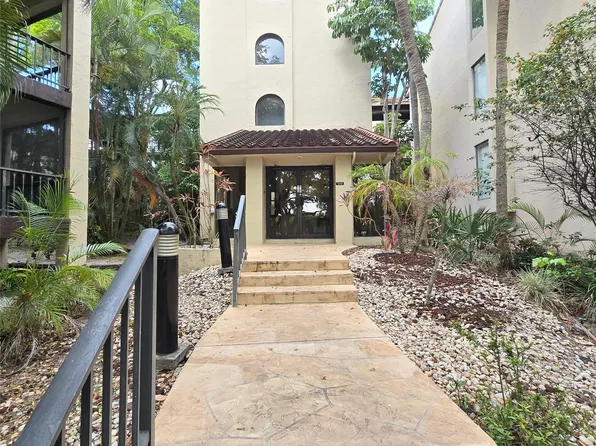 6060 S Falls Circle Drive #203, Lauderhill, FL 33319