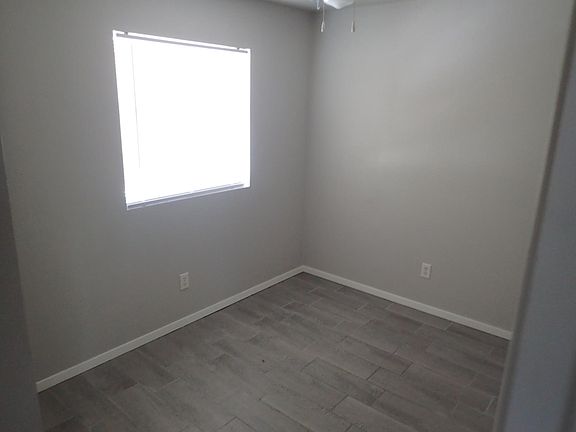 2nd image of 1809 W East Roberts Dr #4