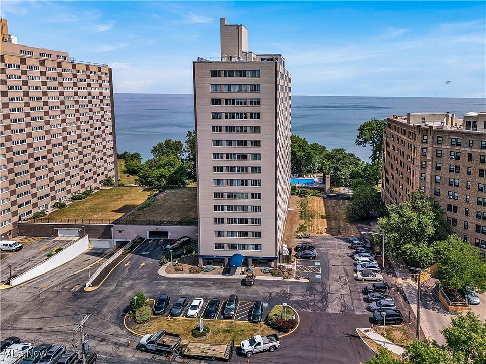 1st image of 12520 Edgewater Dr APT 902