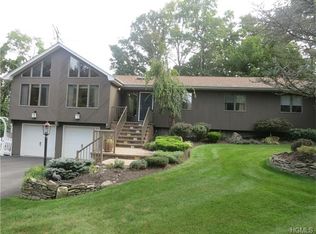 10 Emerald Dr, Pomona, NY 10970