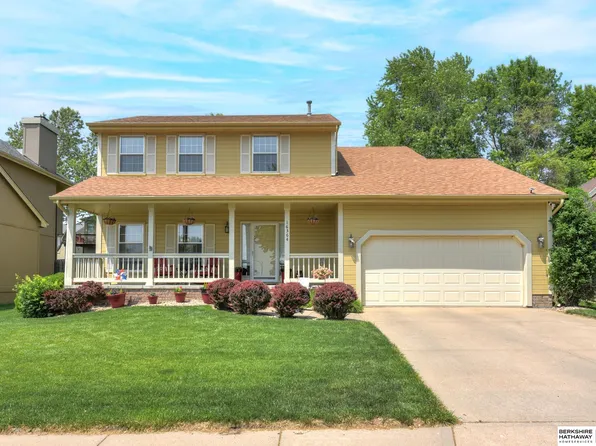 16364 Taylor St, Omaha, NE 68116