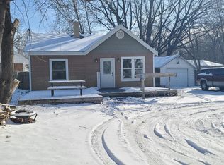 706 11th Ave NE, Rochester, MN 55906