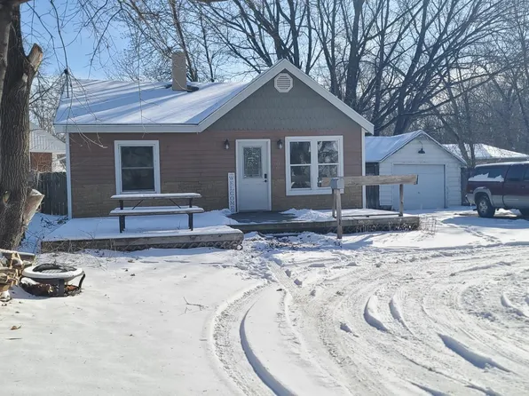 706 11th Ave NE, Rochester, MN 55906