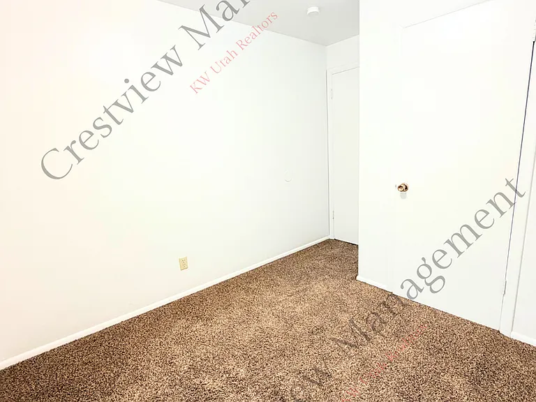 549 E Stringham Ave #B — Photo 13