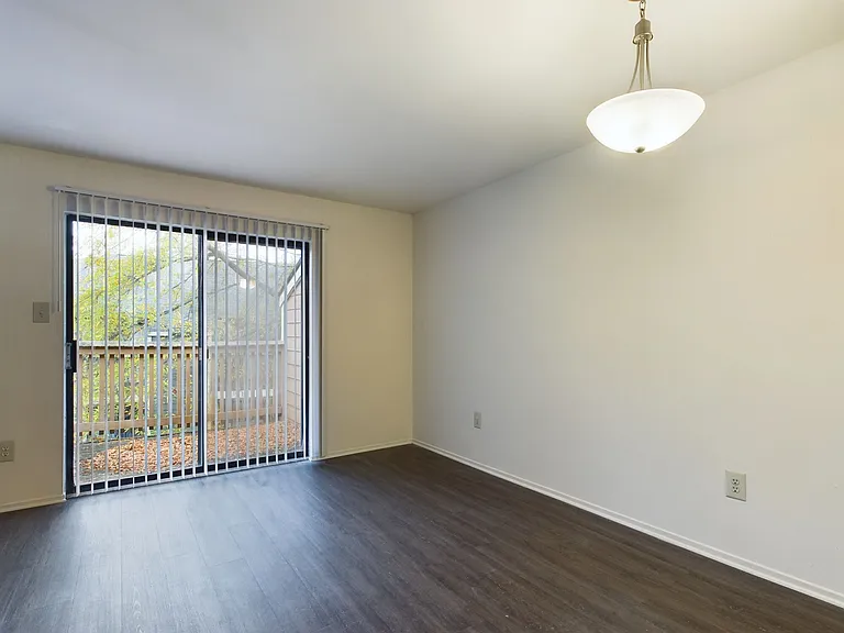 Stoney Brooke Apartments — Photo 46