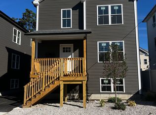 129 Stanwood St #1, Providence, RI 02907