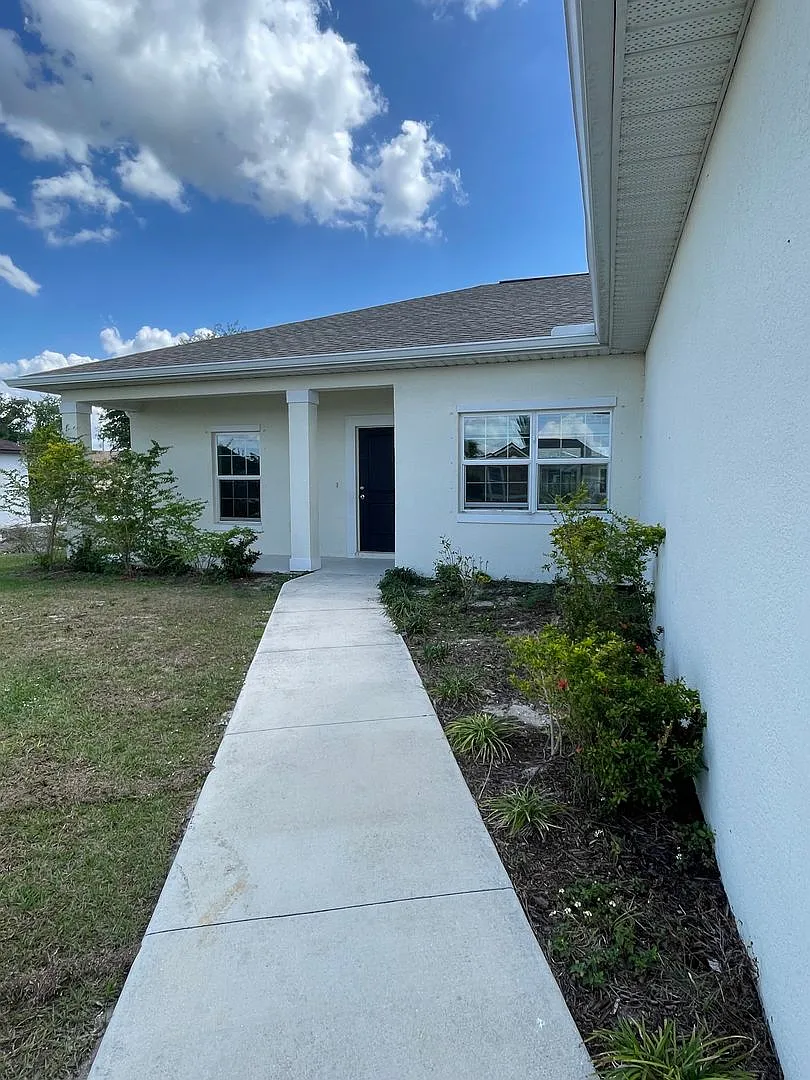 Spacious 3BR/2BA Cape Coral Home with Modern Upgrades — Photo 2