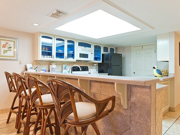 4th image of 406 Padre Blvd