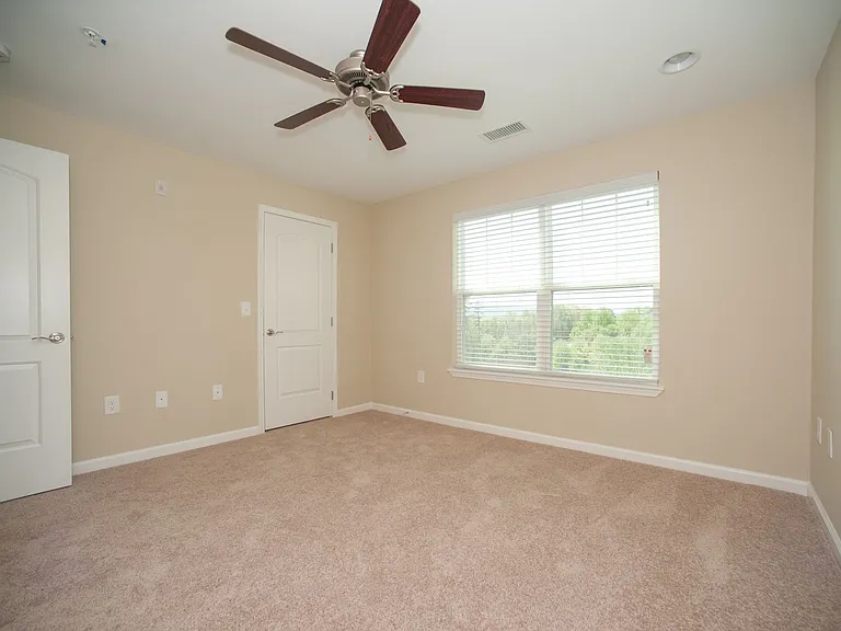 1625 Elmwood Ct #201 — Photo 14