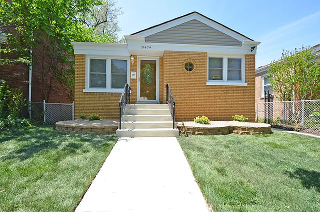 10434 S Normal Ave photo 1