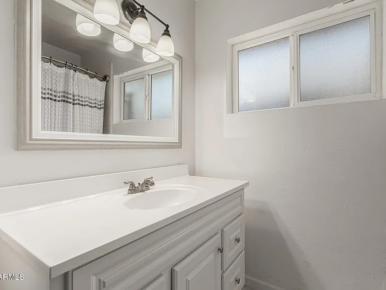 1814 W Thomas Rd — Photo 17