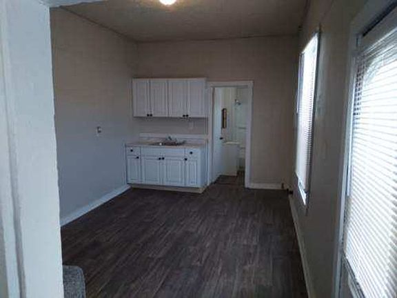 2nd image of 631 Rawlings St #2