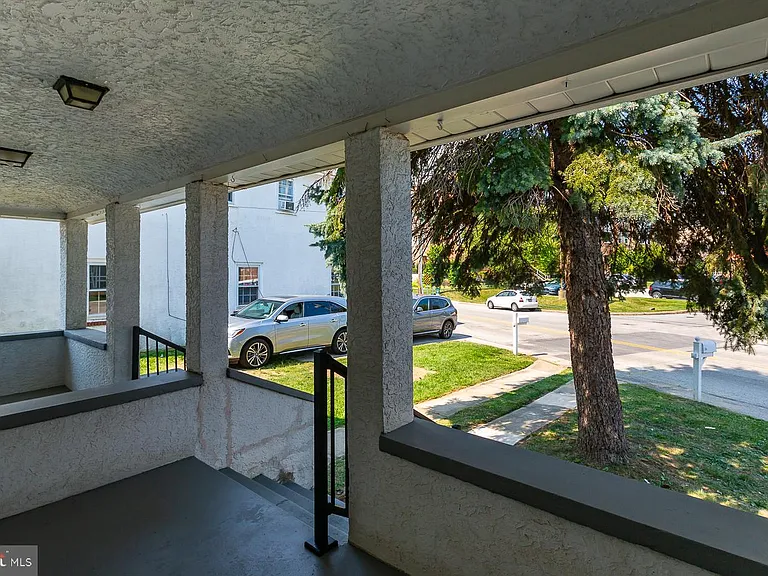 334 E Conestoga Rd — Photo 8