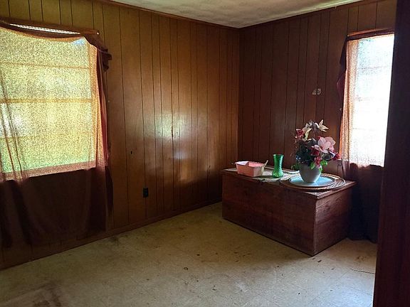 4th image of 205 Claude St
