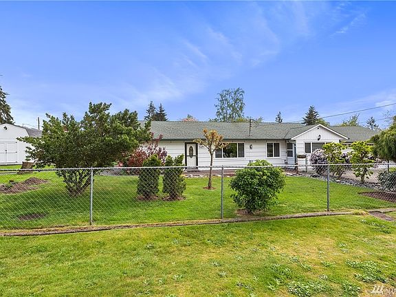 A wonderful place to call home, convenient to Lowe's, Fred Myers, restaurants, transit center, library, post office and all East Bremerton has to offer. Olympic Mountain views to the West