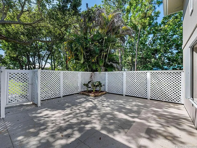 2905 SW Lakemont Pl #2905 — Photo 7