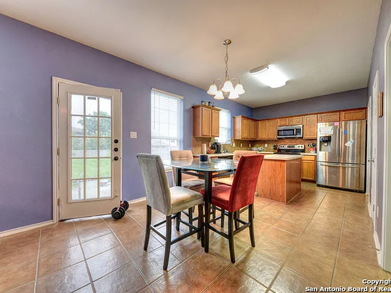 157 Carmel Dr — Photo 7