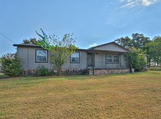 1924 S Harrah Rd, Harrah, OK 73045