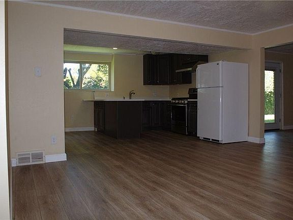 2nd image of 7856 S Willowcrest Cir #B