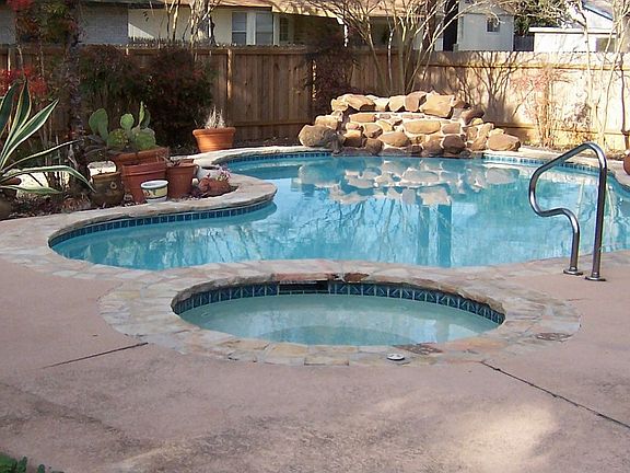 Pool & Spa
