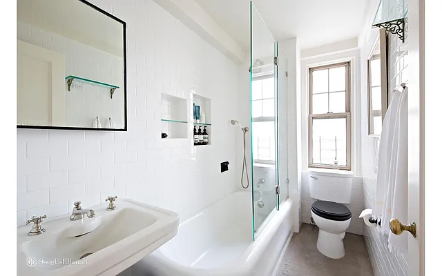 Sold by Douglas Elliman | media 19