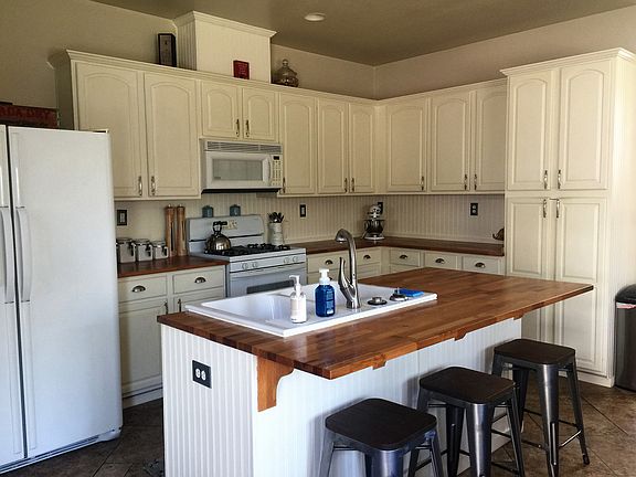 2nd image of 2144 Coldwater St
