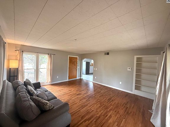 4th image of 430 S 6th St