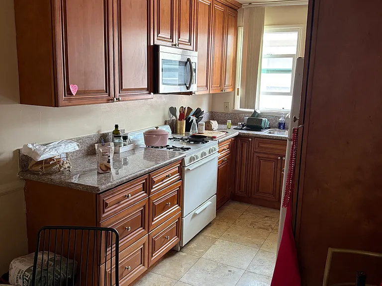 1230 S Sherbourne Dr #2 — Photo 1