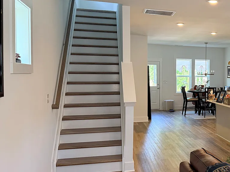 135 Blanche Way — Photo 4