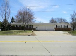 1943 S Point Rd, Green Bay, WI 54304