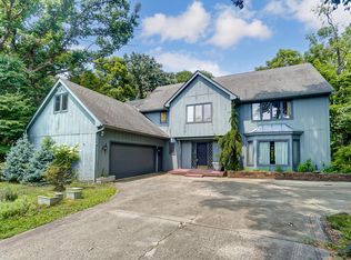 1560 Carriage Rd, Powell, OH 43065