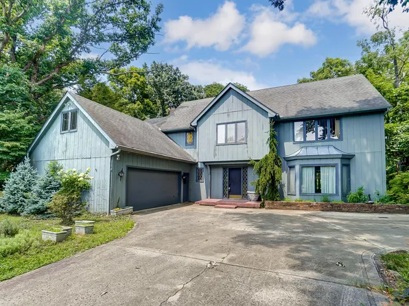 1560 Carriage Rd, Powell, OH 43065