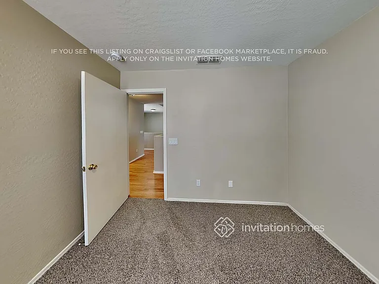 11821 W Laurel Ln — Photo 12