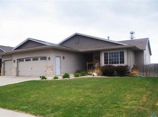 2204 S June Ave, Sioux Falls, SD 57106