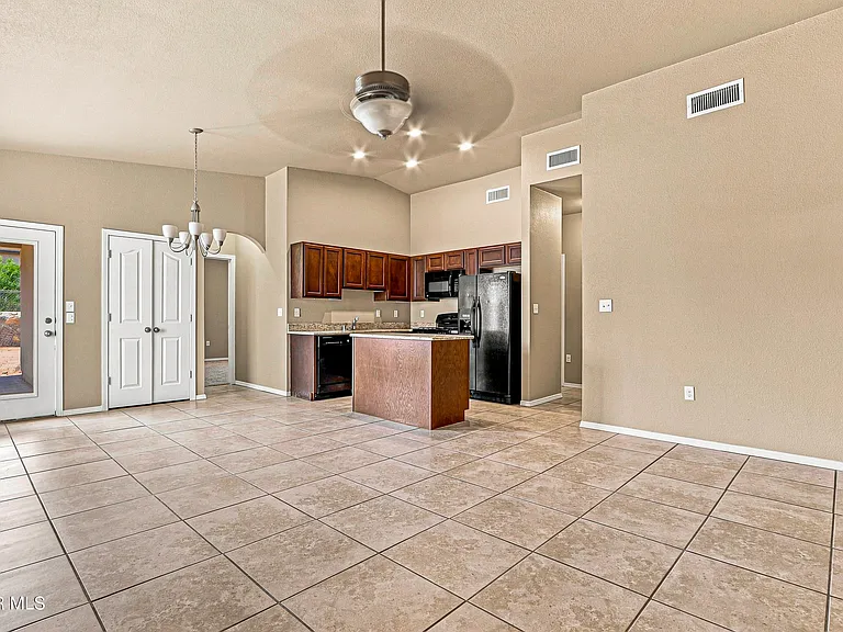 7008 Faxon Dr — Photo 37