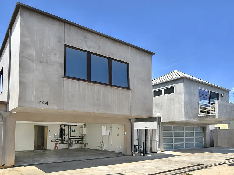 744 Marine St — Photo 52