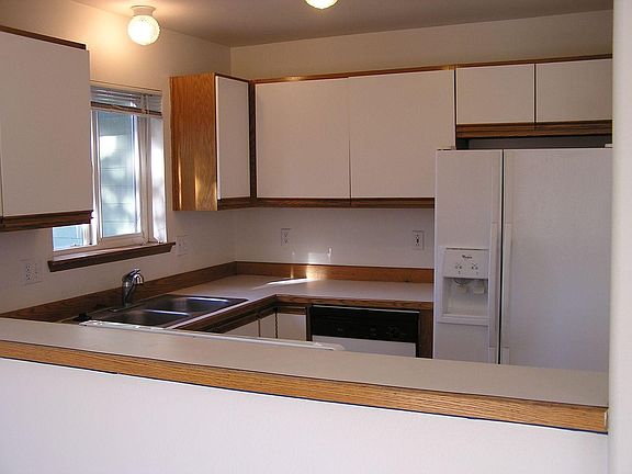 2nd image of 240 5th St NE APT C