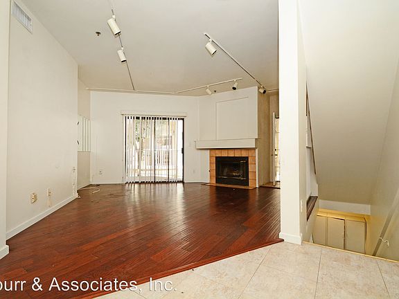 5th image of 6642 Orange Ave Unit 113