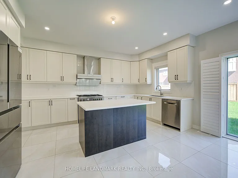 18 Kenneth Ross Bnd — Photo 20
