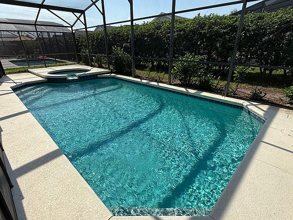 5th image of 16644 Rolling Green Dr