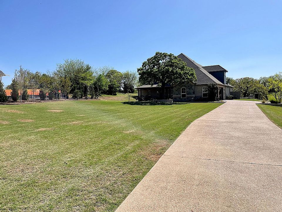 1st image of 1805 Forest Hill Dr