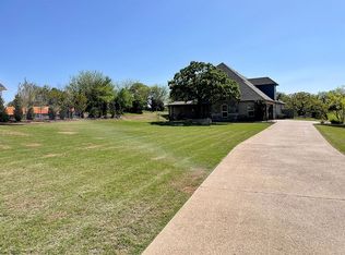 1805 Forest Hill Dr, Aubrey, TX 76227
