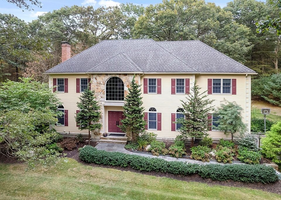 1st image of 62 Walpole St