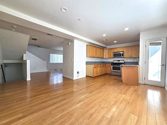 4th image of 6032 Kingman Ave Unit G