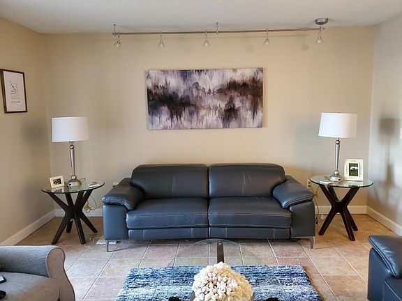 3rd image of 546 Orange Dr APT 12