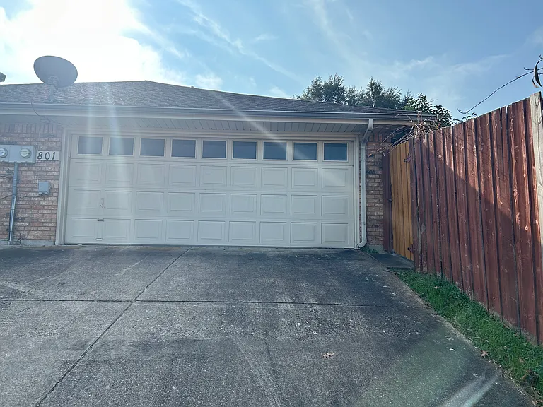 801 Summit Dr — Photo 22