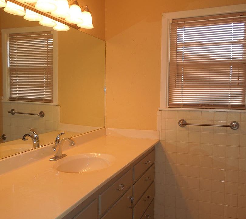 1st image of 4901 41st St