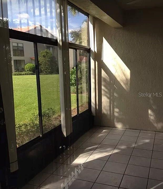 2nd image of 903 Royal Palm Cir