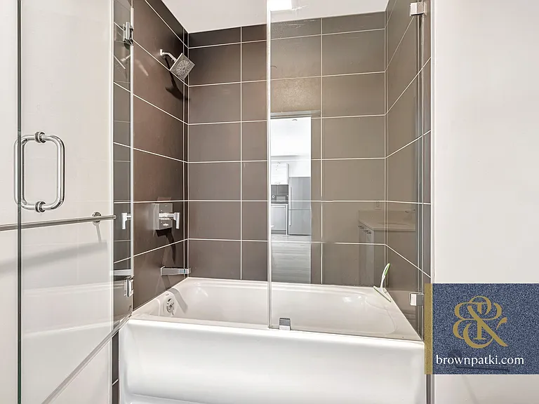 1075 Market St #807 — Photo 12